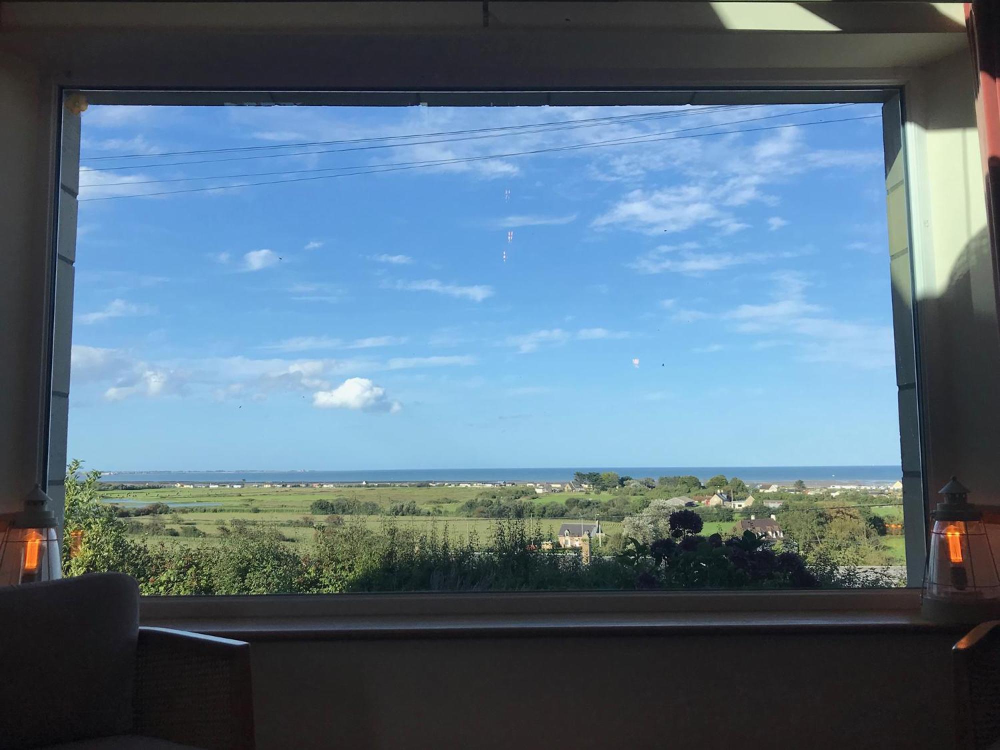 Maison de charme avec vue sur mer et jardin abrité Quinéville Esterno foto
